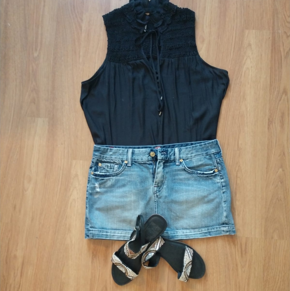 FOR ALL MANKIND DISTRESSED MINI SKIRT